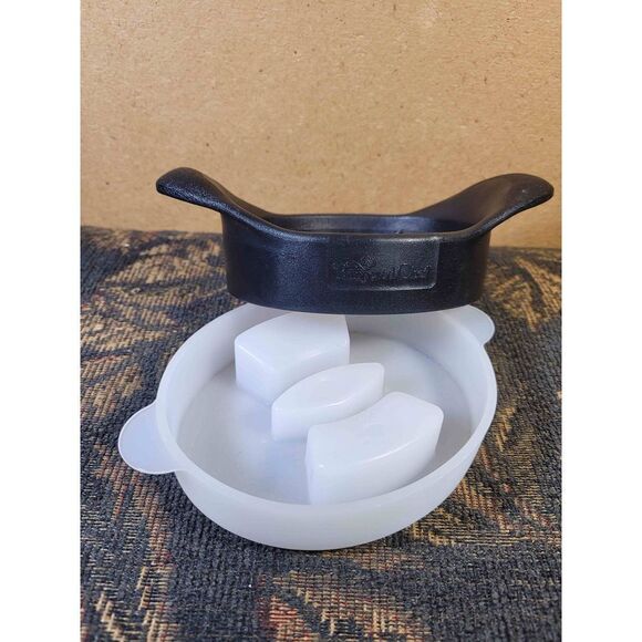 Retired Pampered Chef Mango Wedger Slicer Cutter W/ Blade Cover - Picture 4 of 4